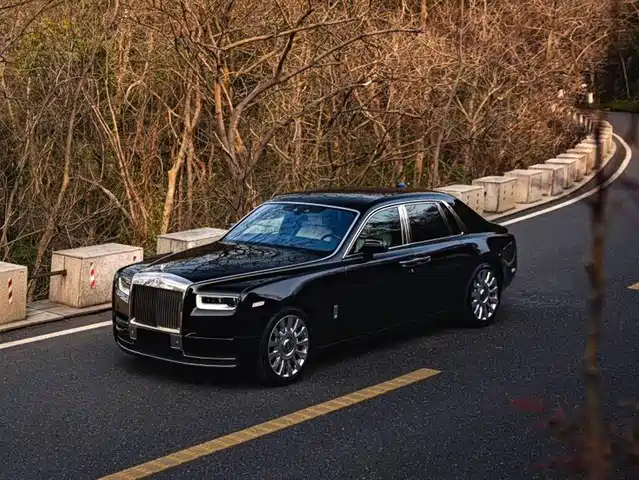ROLLS-ROYCE PHANTOM