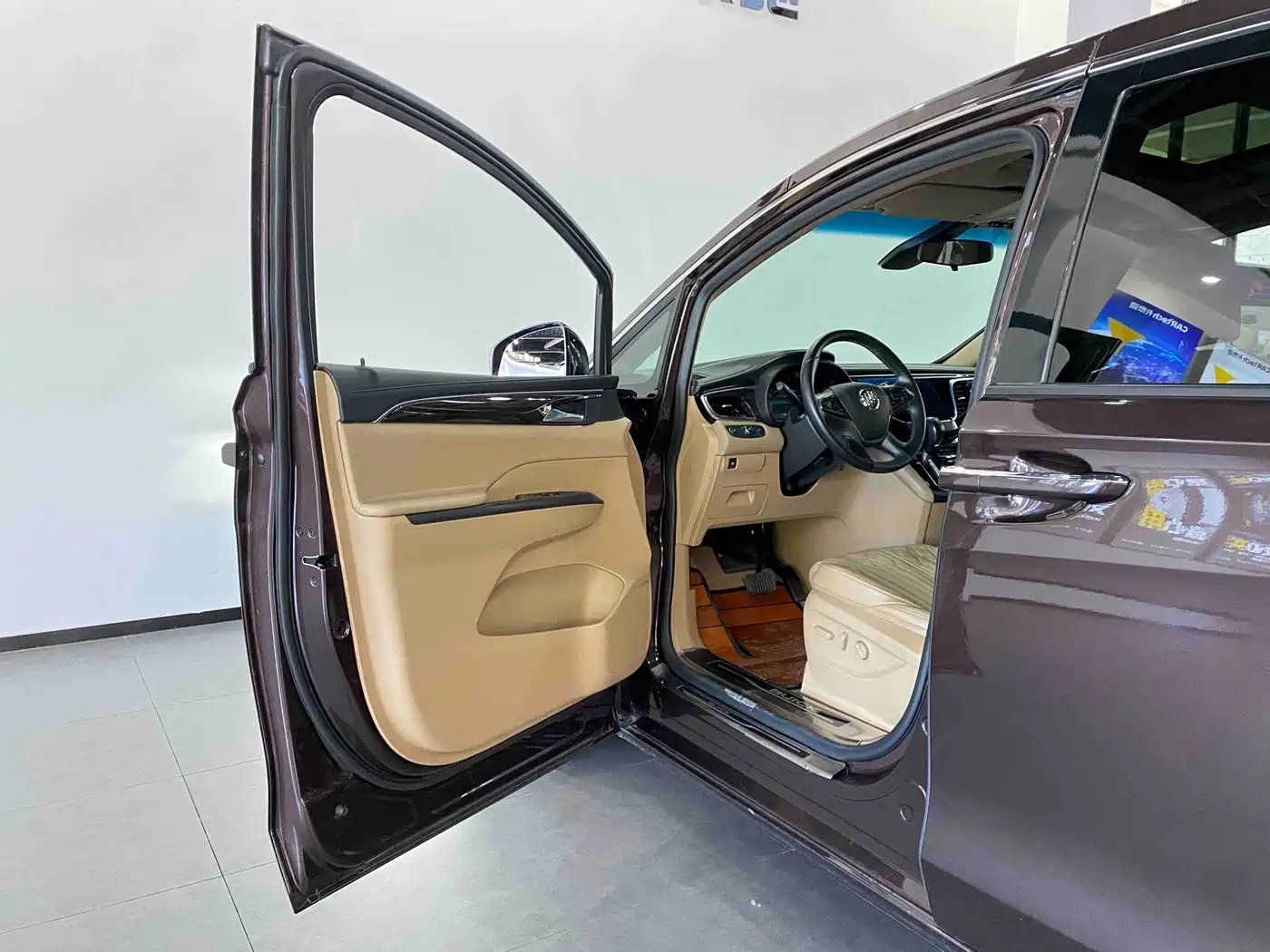 Buick GL8 2018 ES 28T Luxury Type China VI фото 10