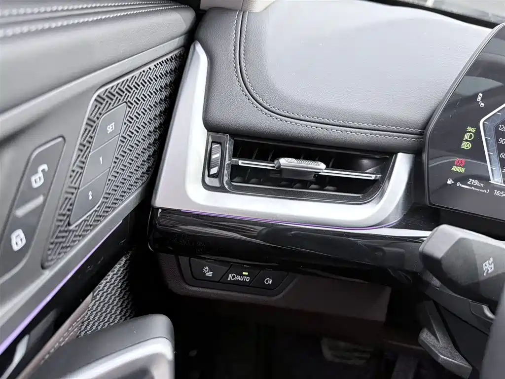 BMW X1 2023 sDrive20Li X Design Package фото 11