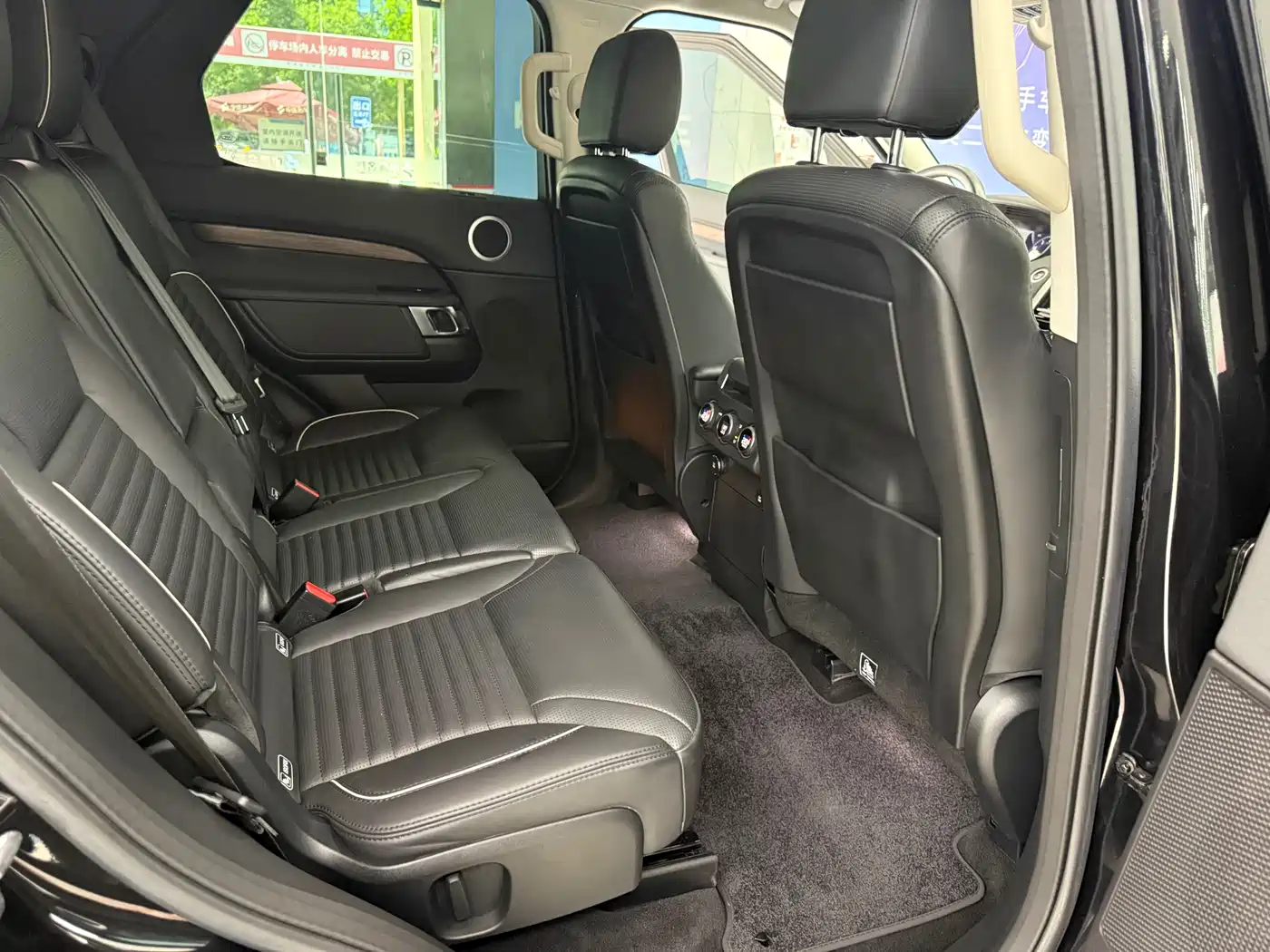 Land Rover Discovery 2018 3.0 SC V6 HSE фото 15