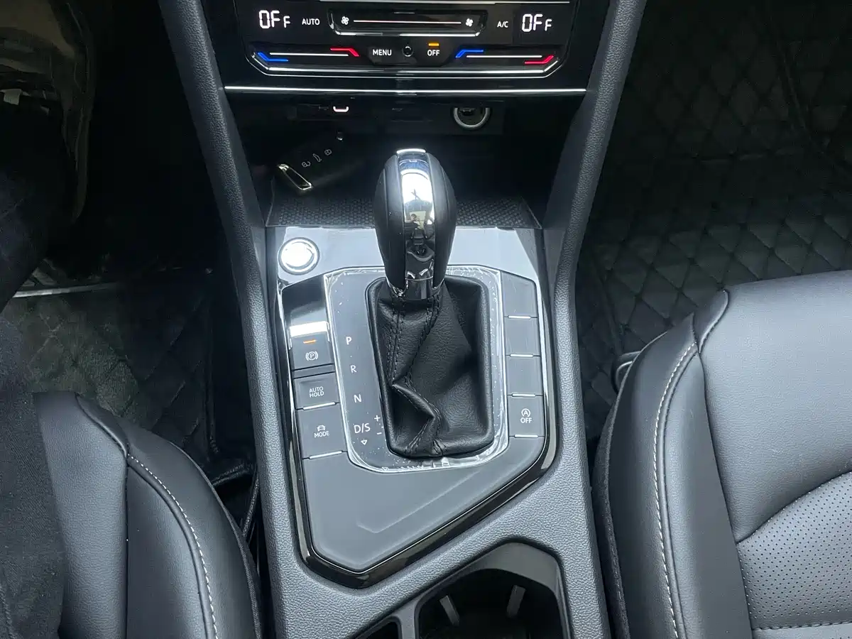 Volkswagen Tharu 2022 280TSI FWD Luxury Edition фото 11