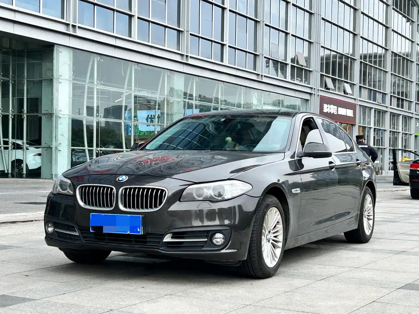 BMW 5 Series 2014 525Li Leading