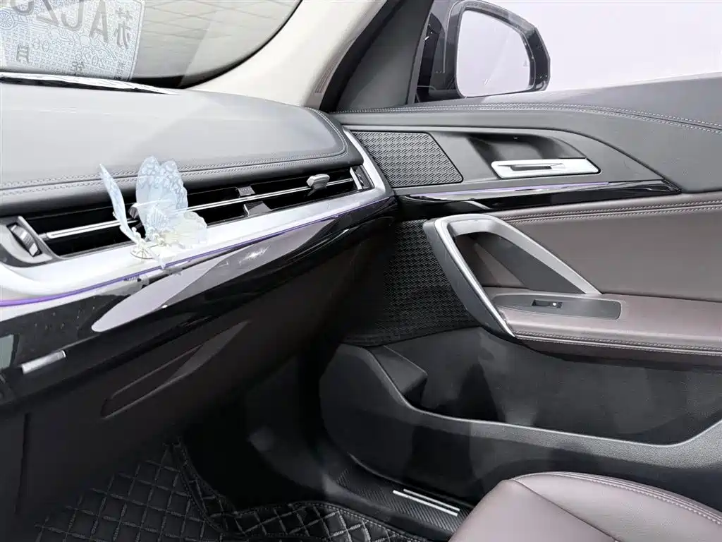 BMW X1 2023 sDrive20Li X Design Package фото 10