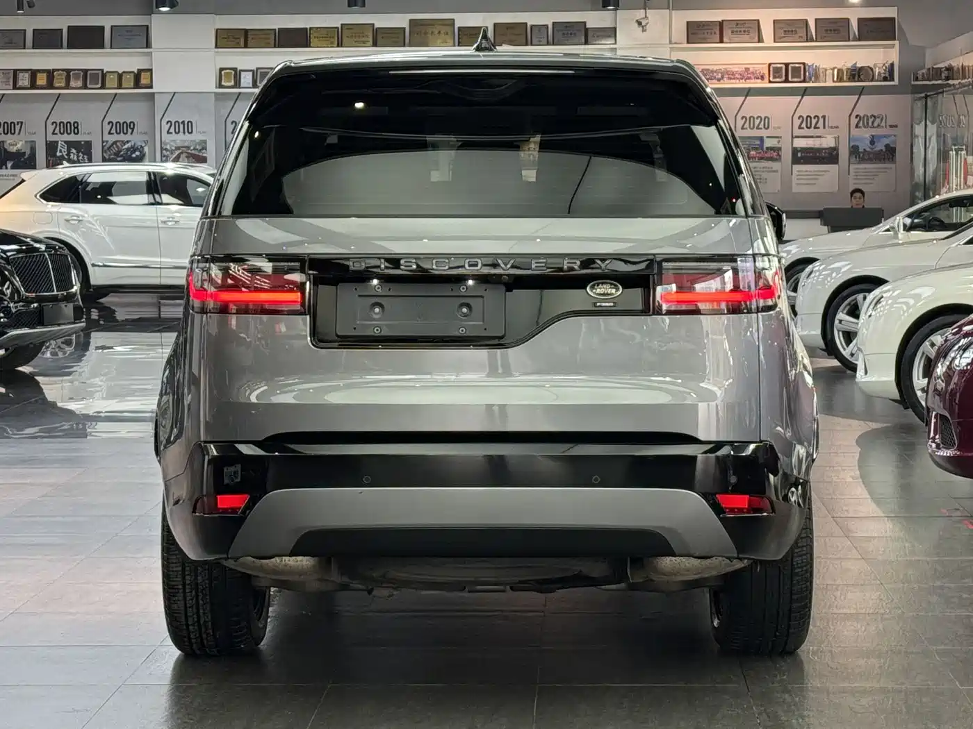 Land Rover Discovery 2021 360PS R-Dynamic S фото 5