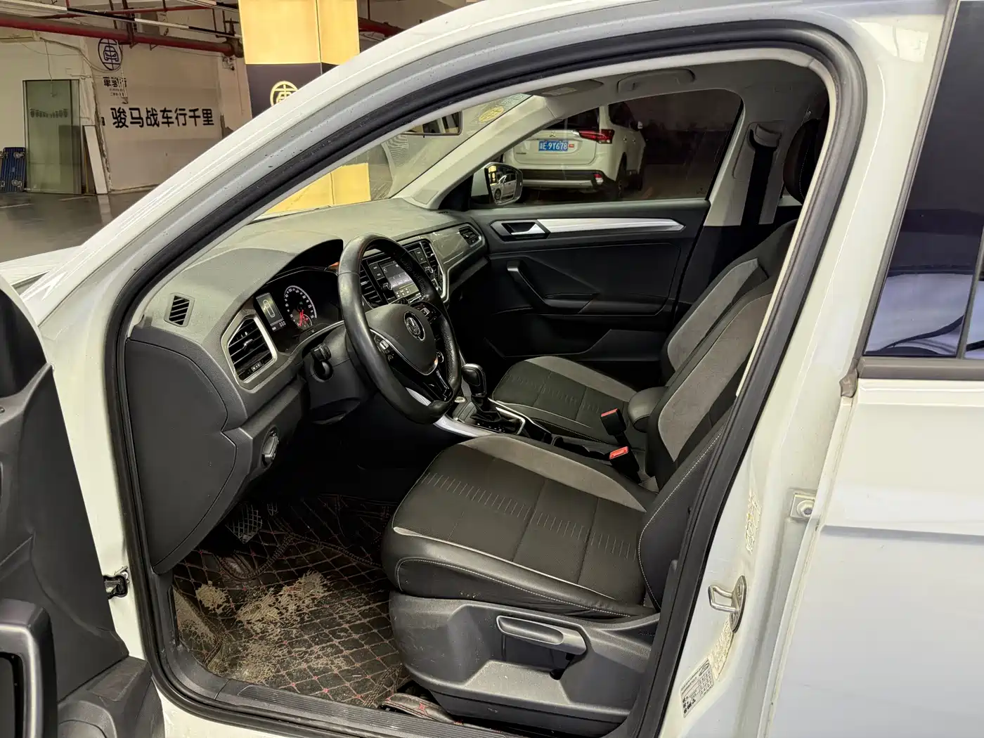 Volkswagen T-ROC 2018 280TSI DSG 2WD Progressive (China V) фото 8