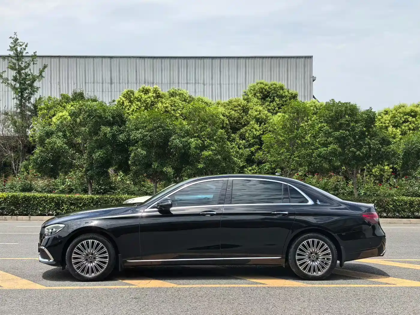 Mercedes-Benz E-Class 2023 E 300 L Luxury фото 7