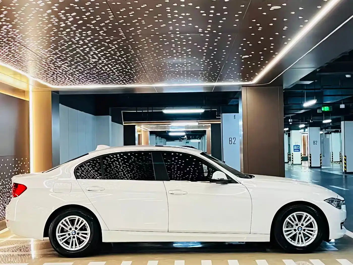 BMW 3 Series 2014 320Li Fashion фото 4