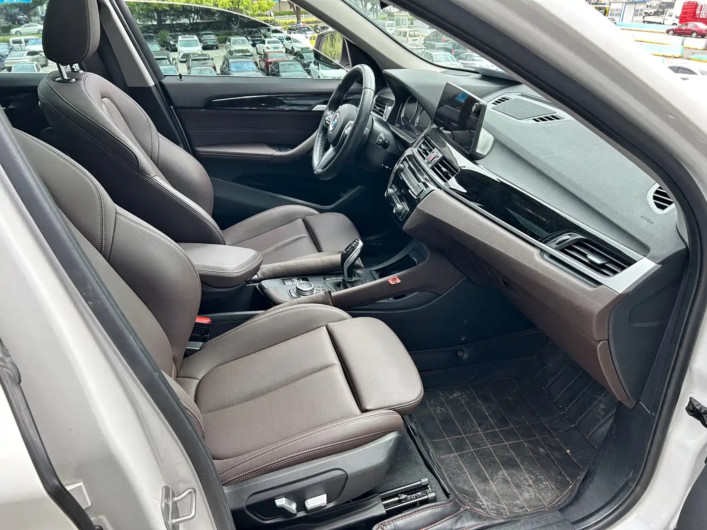 BMW X1 2022 sDrive25Li Leading фото 10