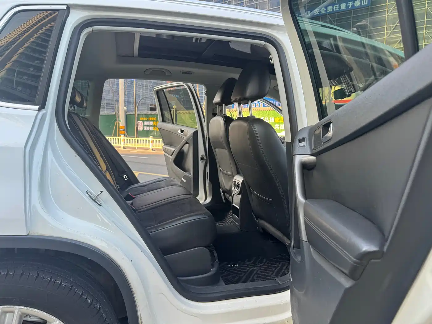 Volkswagen Tiguan 2012 2.0TSI Automatic 4WD Elite Edition фото 13