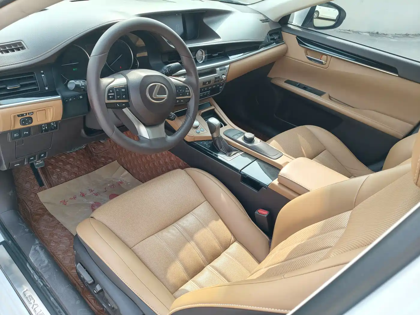 Lexus ES 2015 300h Comfort Edition фото 7