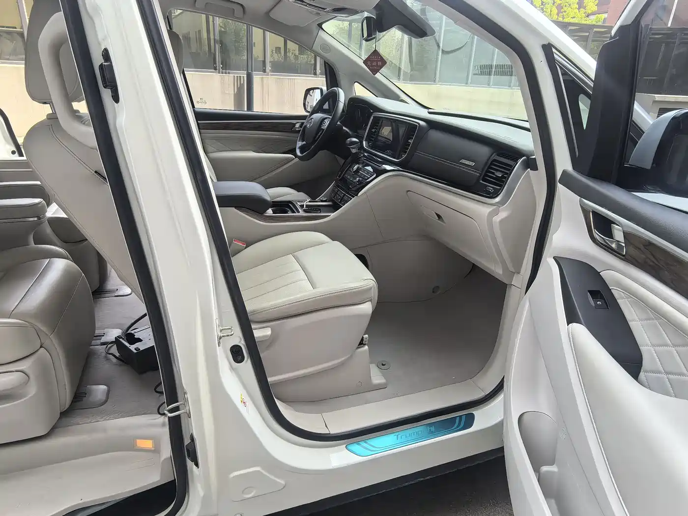 GAC Trumpchi Trumpchi M8 2018 320T Premium Edition фото 14