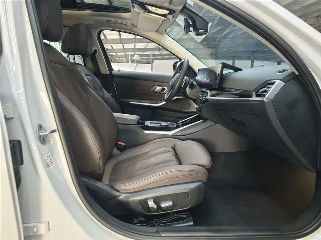 BMW 3 Series 2023 320Li M Sport Package фото 6