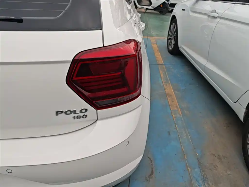 Volkswagen Polo 2019 Plus 1.5L Automatic Colorful Tech Edition фото 8