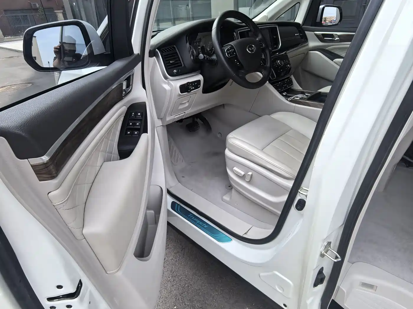 GAC Trumpchi Trumpchi M8 2018 320T Premium Edition фото 12