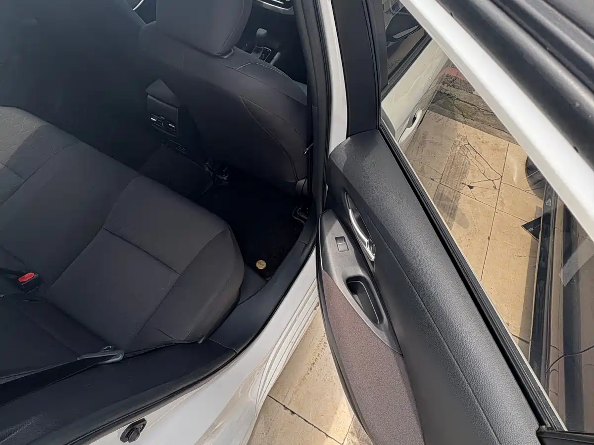 Toyota Corolla 2023 1.8L Smart Hybrid Dual Engine Pioneer Edition фото 10
