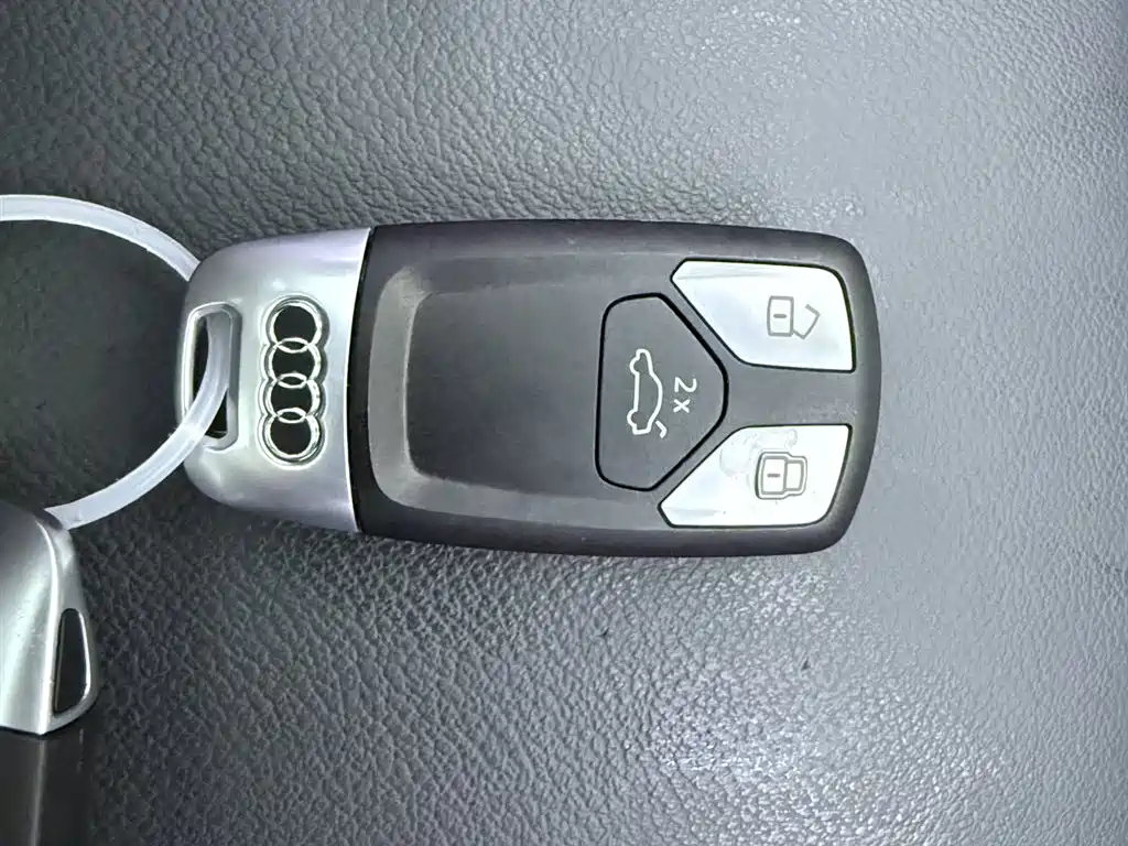 Audi Q5L 2020 Facelift 40 TFSI Honor Fashion фото 21