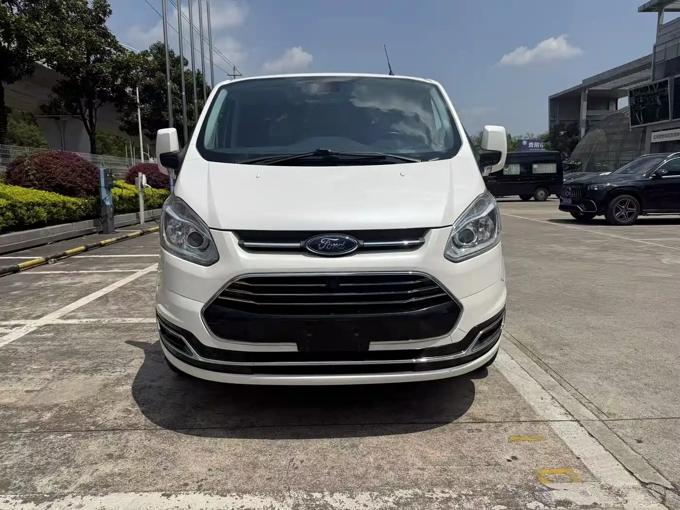 Ford Tourneo 2017 2017 2.0T Automatic Smart Elite Edition