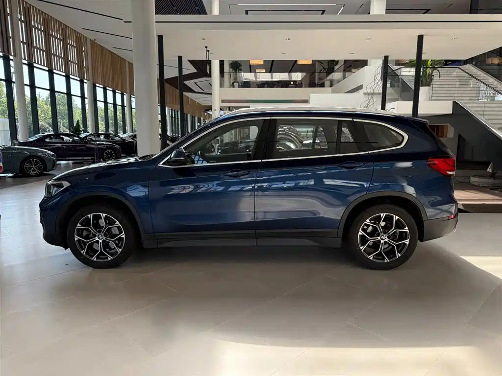 BMW X1 2021 sDrive25Li Leading фото 11