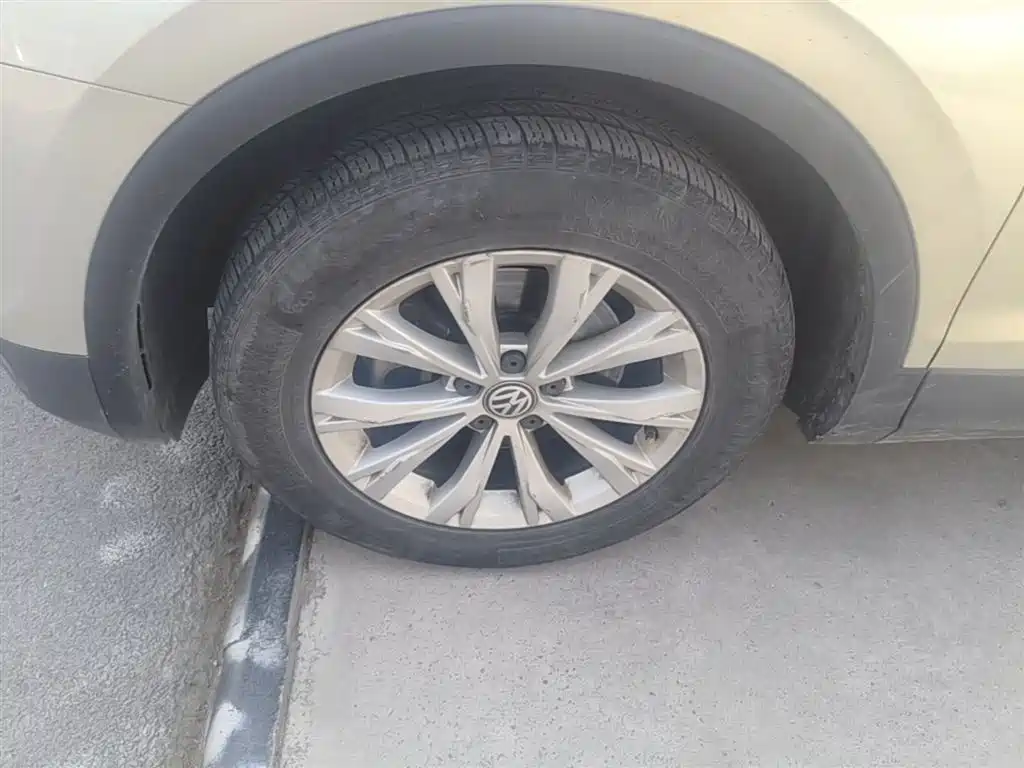 Volkswagen Tiguan L 2018 330TSI Automatic 2WD Trend Edition фото 23