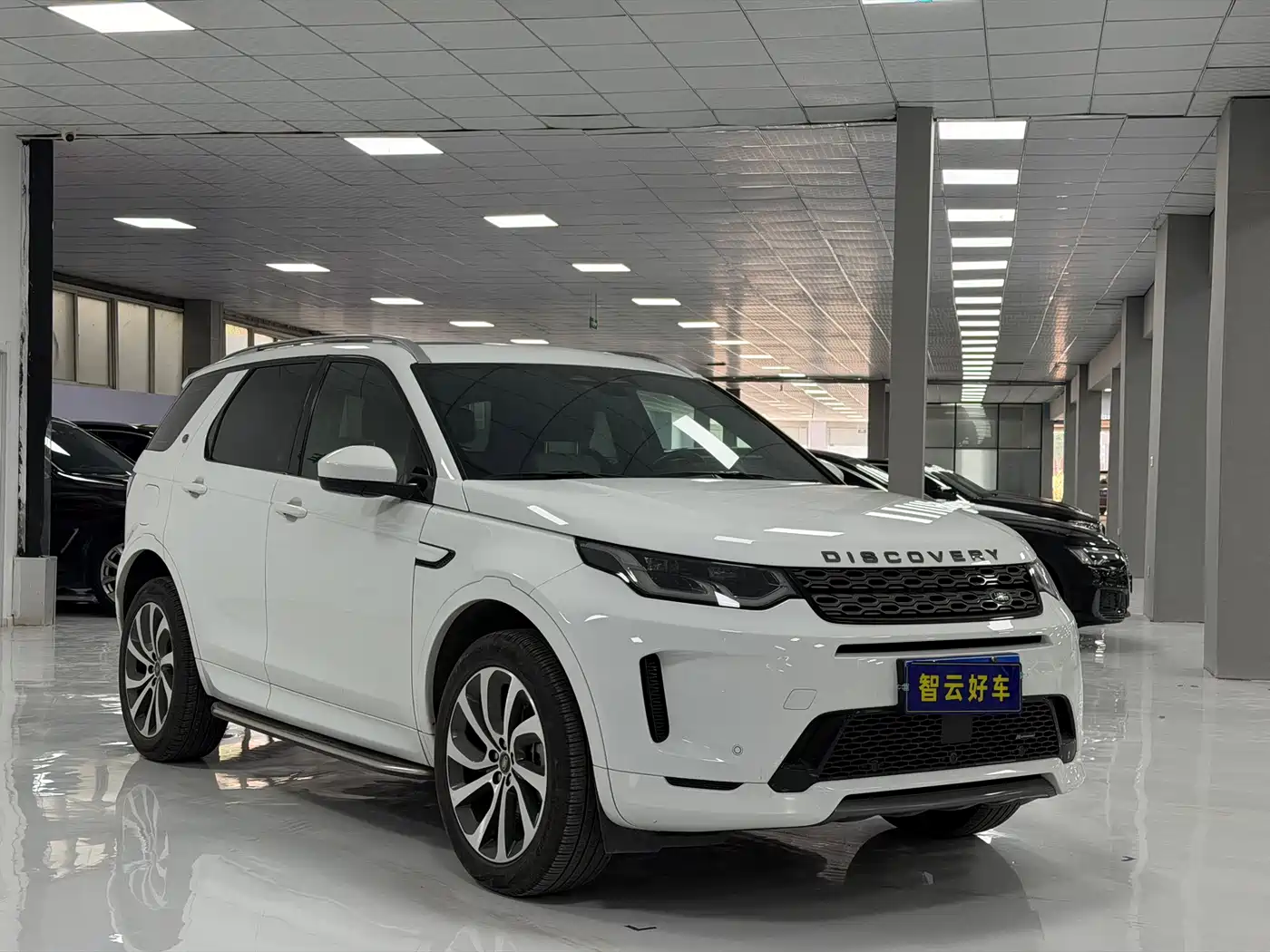 Land Rover Discovery Sport 2023 249PS R-Dynamic S Performance Version фото 3