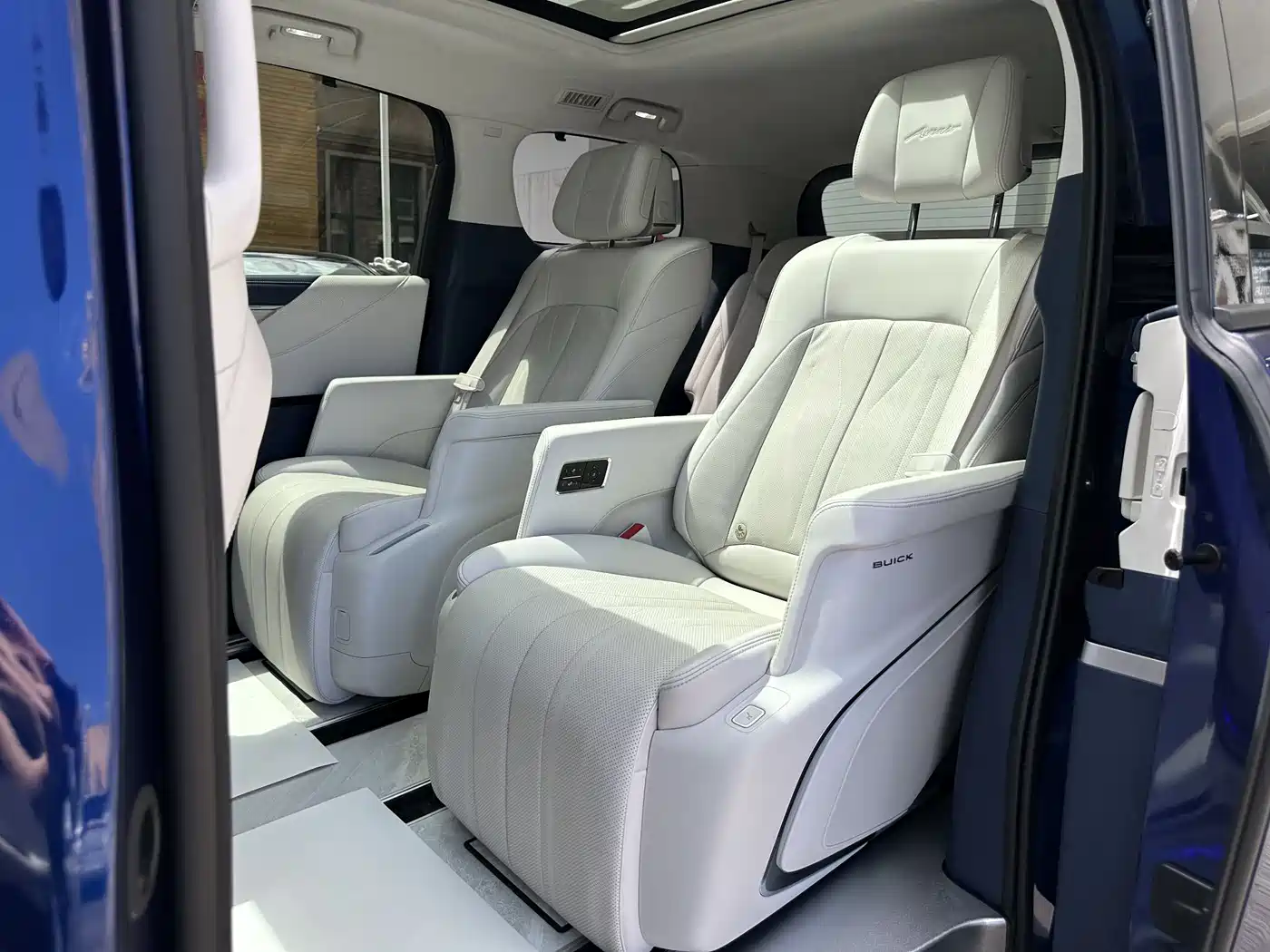 Buick GL8 New Energy 2024 Landglory Luxury Edition 7-Seater фото 23