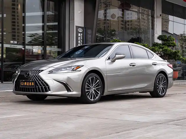 Lexus ES 2022 300h Ultimate Edition