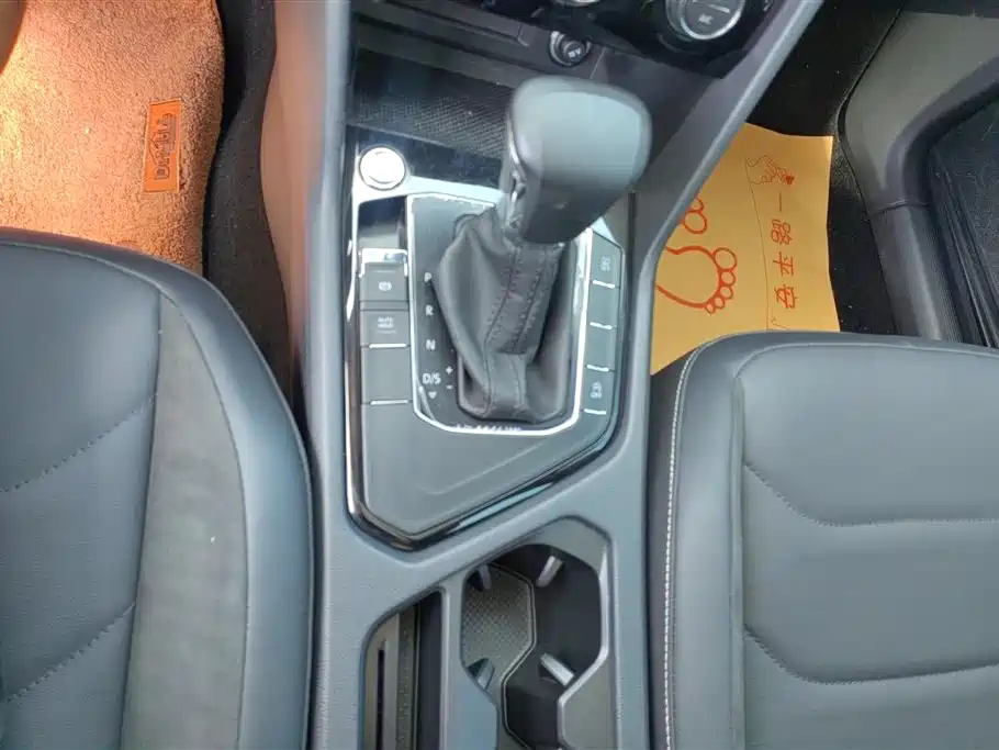 Volkswagen Tiguan L 2021 330TSI Automatic 2WD Smart фото 16