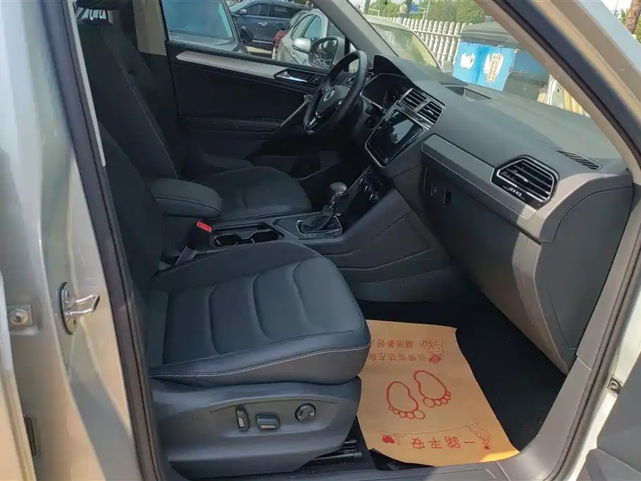 Volkswagen Tiguan L 2021 330TSI Automatic 2WD Smart фото 8