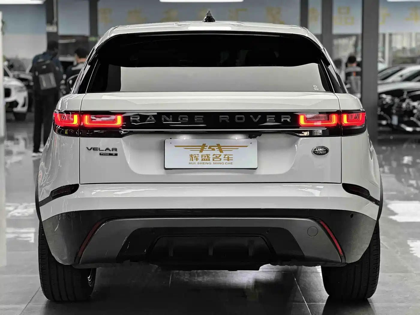 Land Rover Range Rover Velar 2019 250PS R-DYNAMIC S фото 4