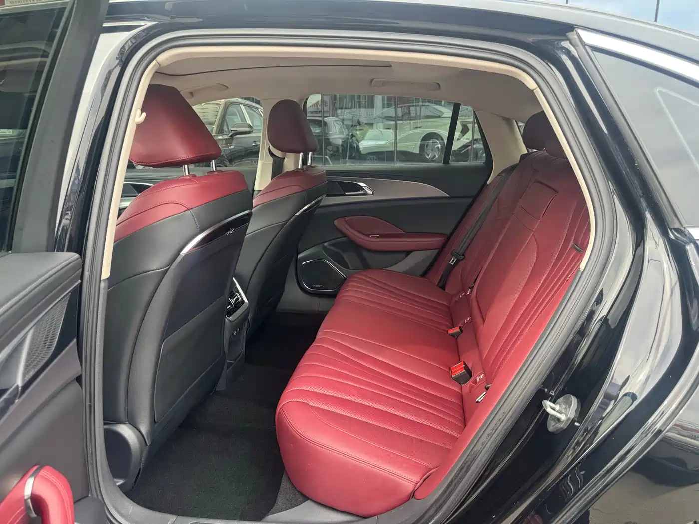 Hongqi H5 2024 2.0T Automatic Smart Connect Flag Smooth Edition фото 10