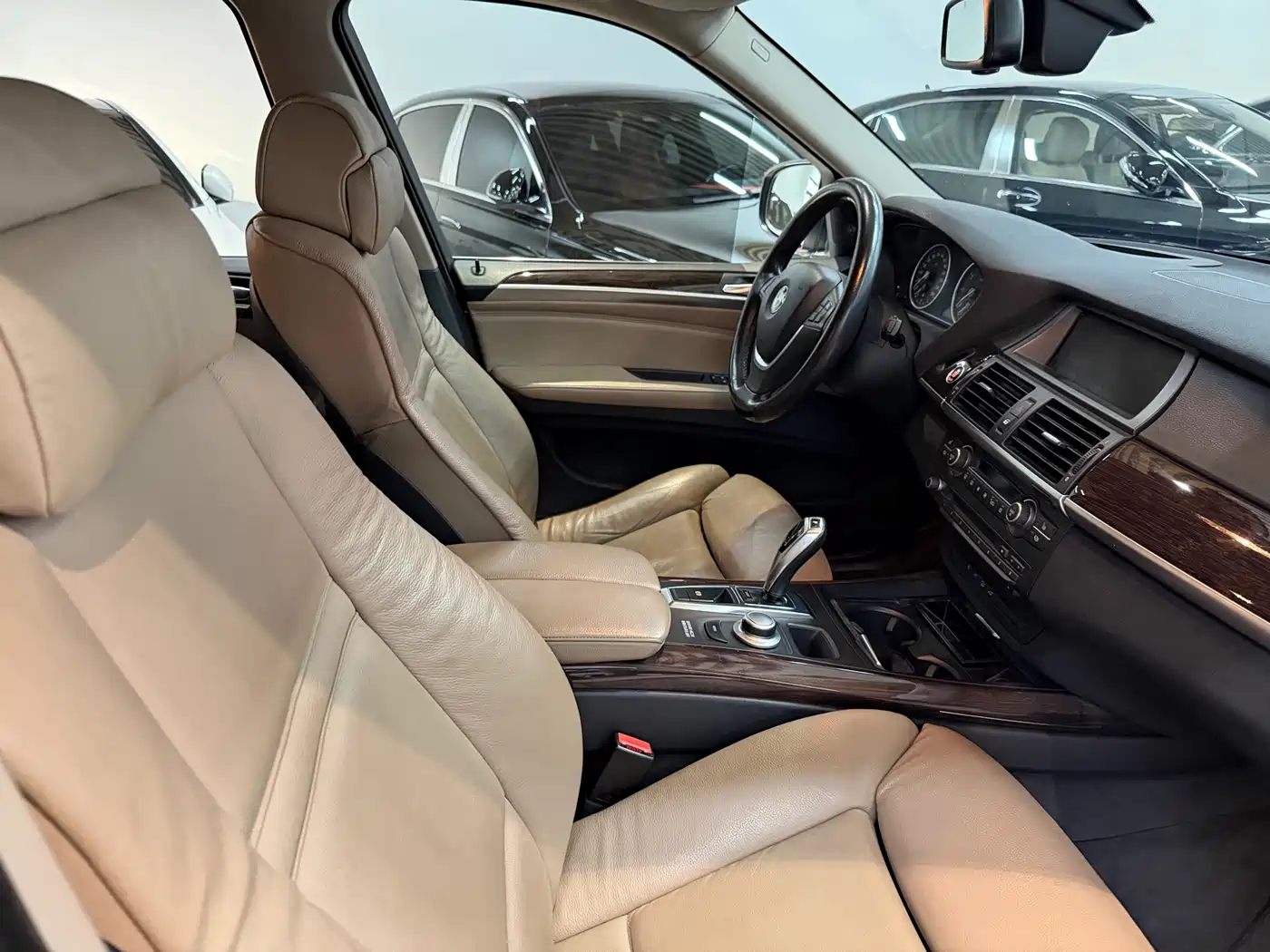 BMW X5 (Import) 2008 Model xDrive48i Luxury Type фото 23