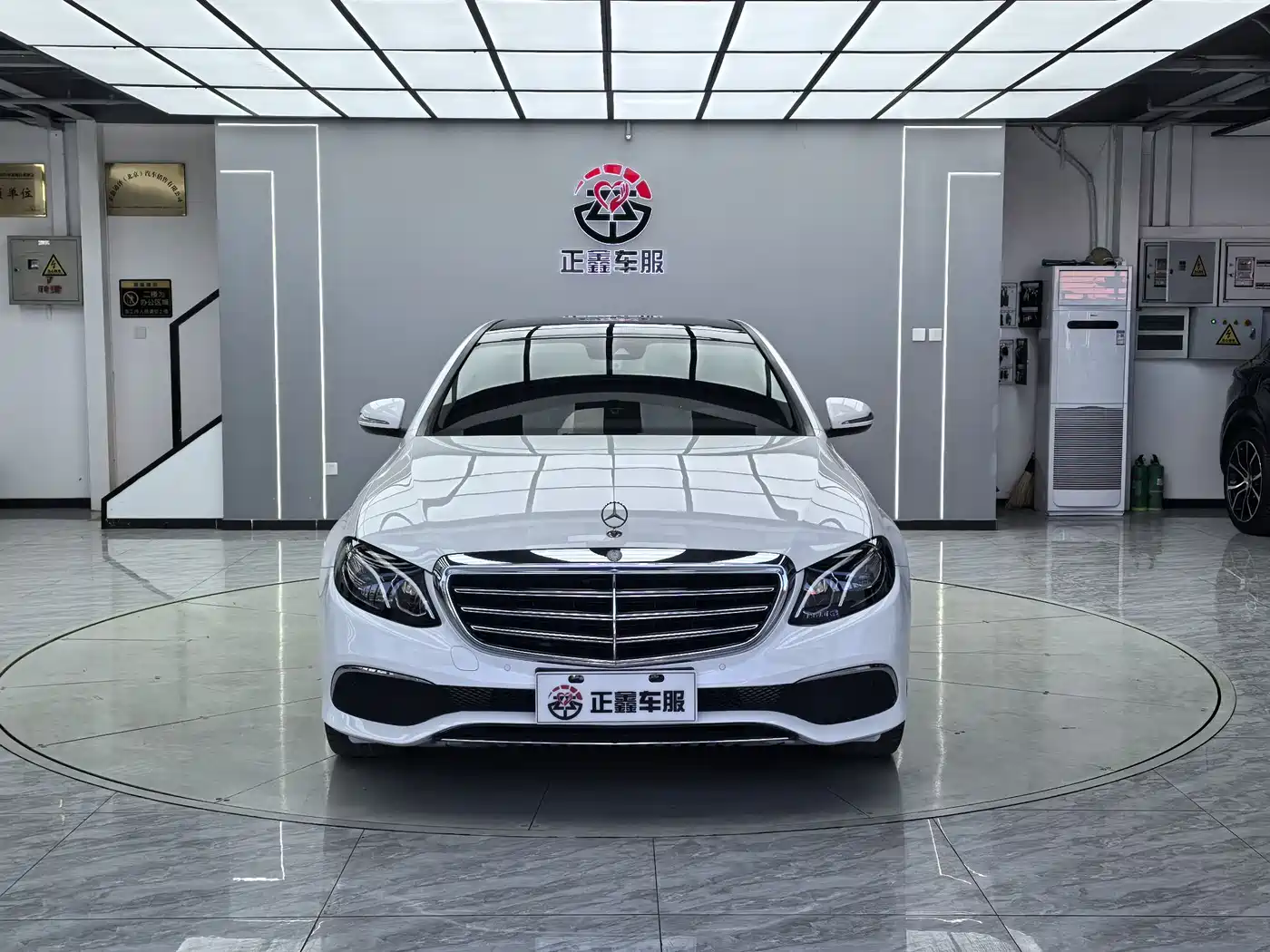 Mercedes-Benz E-Class 2016 E 300 L Fashion Type фото 2