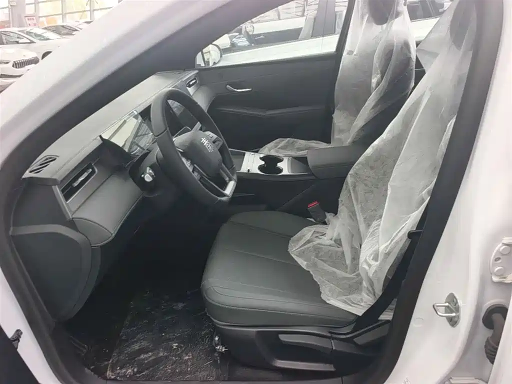 BYD Qin PLUS 2026 DM-i Smart Edition 128KM Progressive фото 15