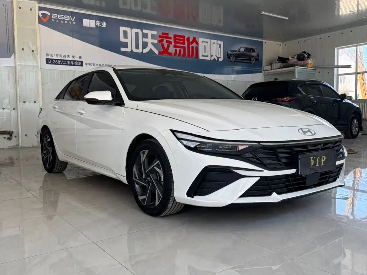 Hyundai Elantra 2023 Model 1.5L CVT LUX Premium Edition