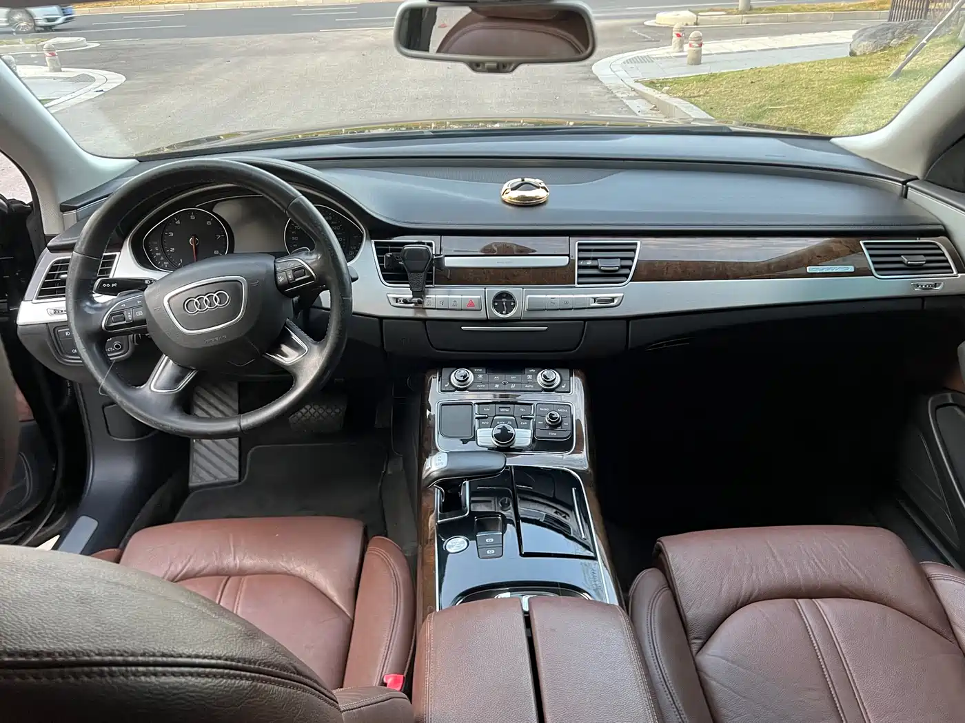Audi A8 2013 A8L 45 TFSI quattro Comfort фото 6