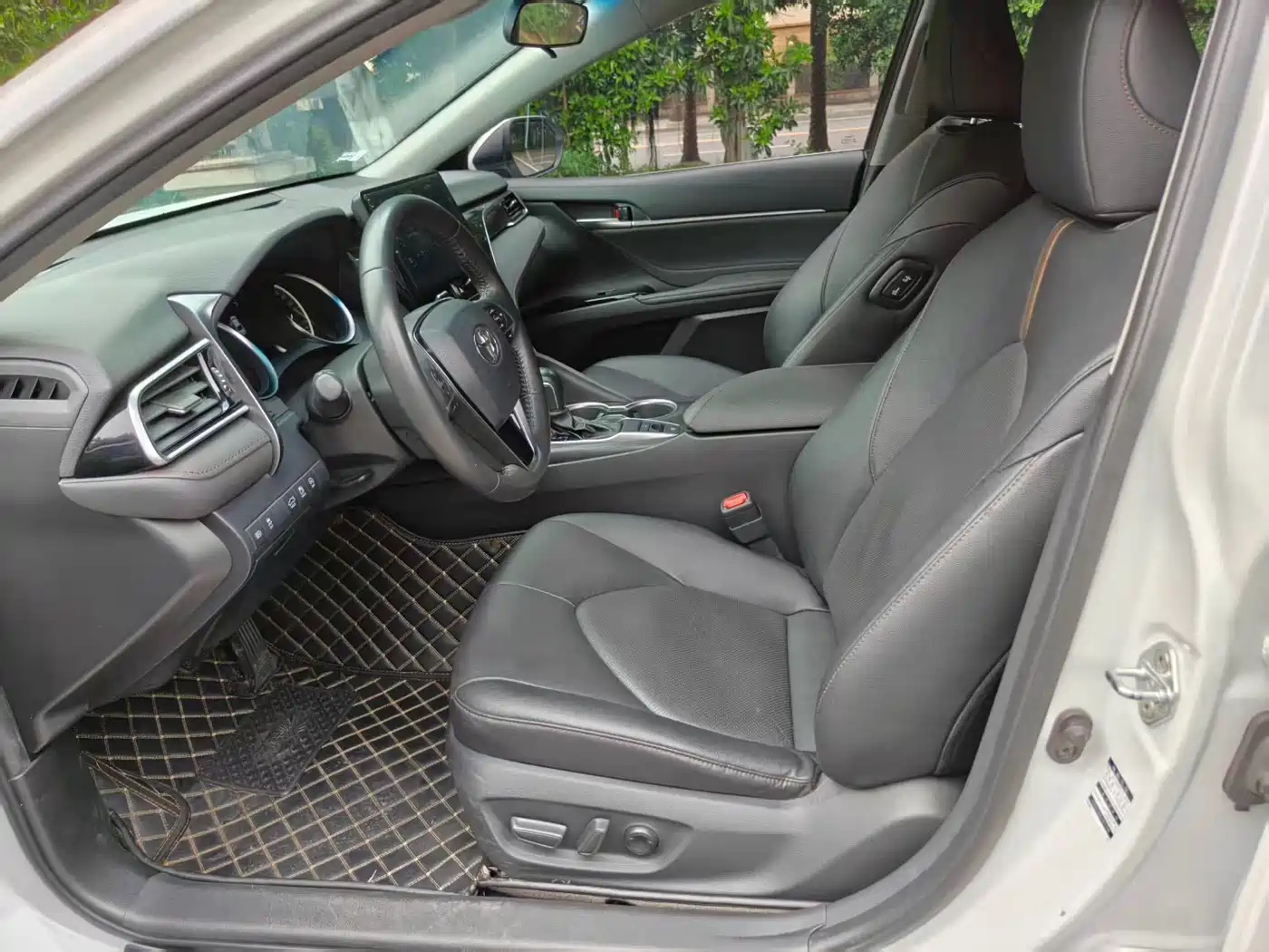Toyota Camry 2021 2.0G Luxury Edition фото 4