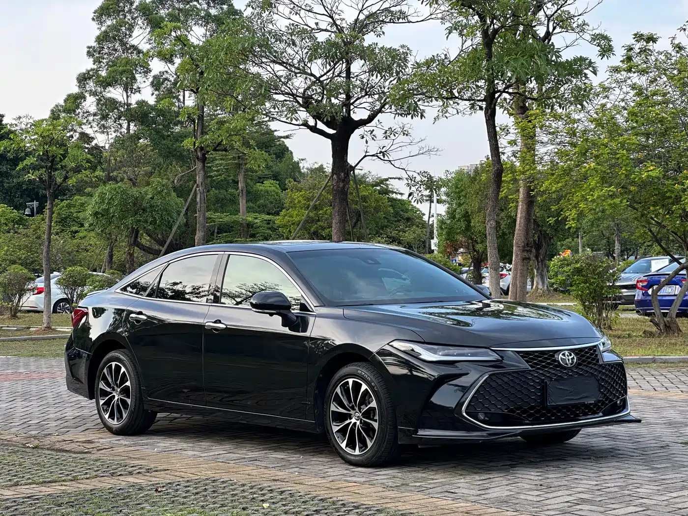 Toyota Avalon 2023 2.5L Luxury Edition фото 2