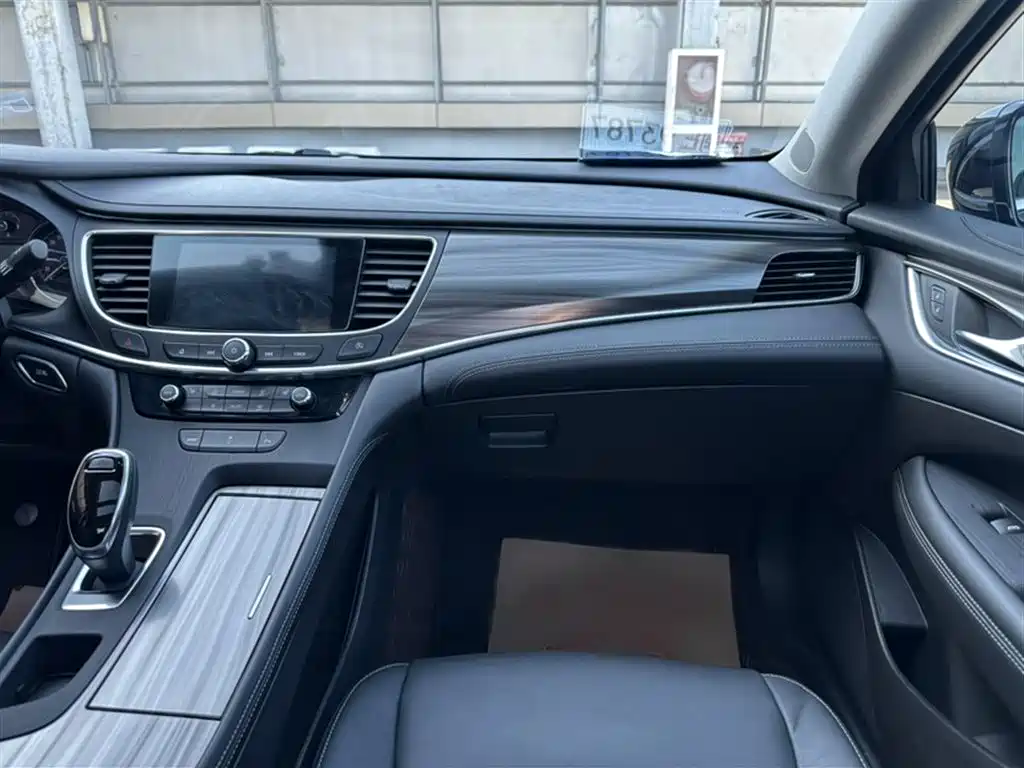 Buick LaCrosse 2022 652T Luxury фото 16