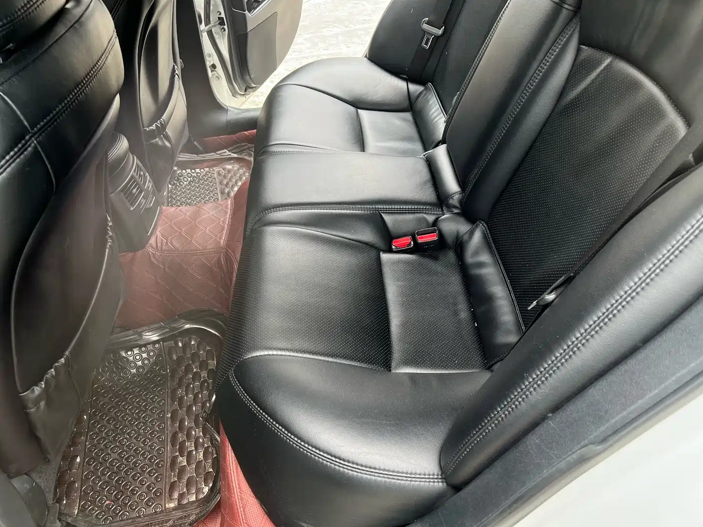 Lexus IS 2011 250 Sport фото 11