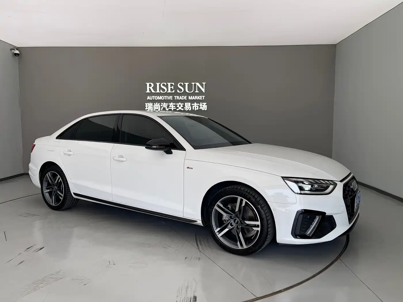 Audi A4L 2022 40 TFSI Luxury Dynamic фото 3