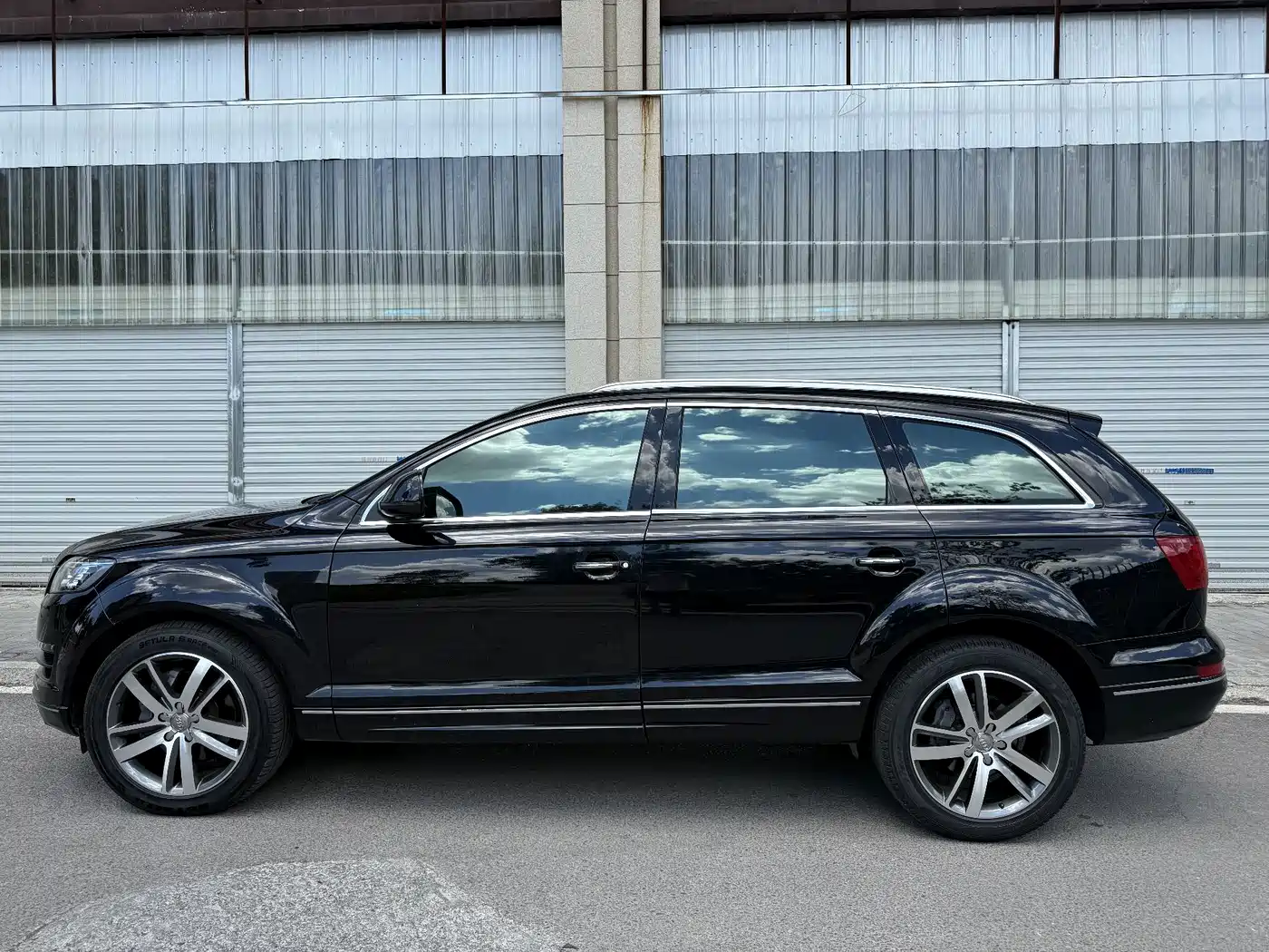 Photo 3 - Audi Q7