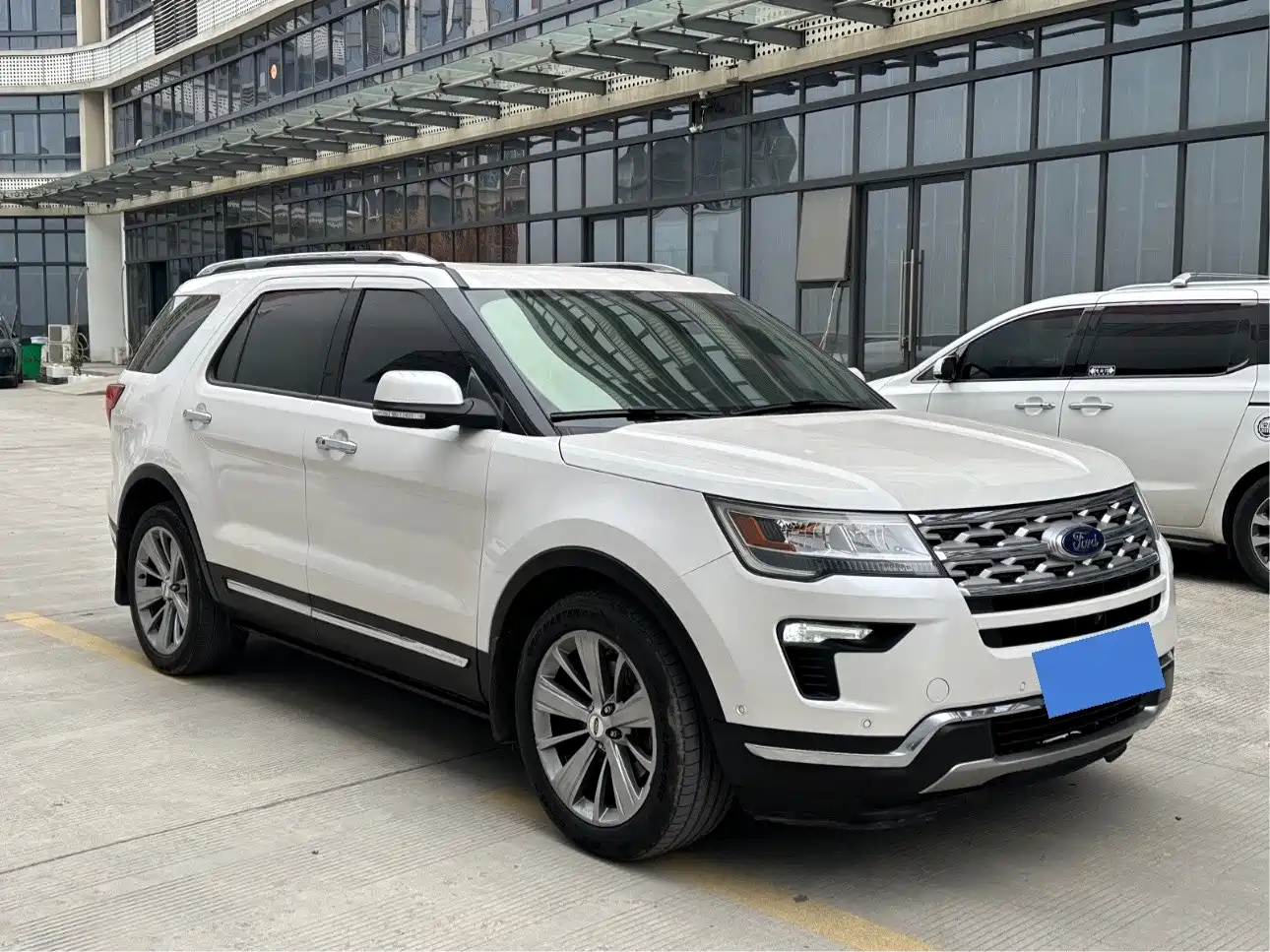 Ford Explorer (Import) 2018 2.3T Elite Edition фото 3