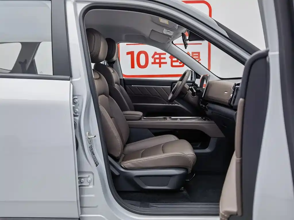 Фото 23 - Wuling Motors Starlight 560 NEV