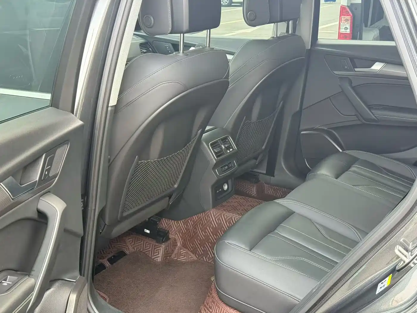 Фото 6 - Audi Q5L