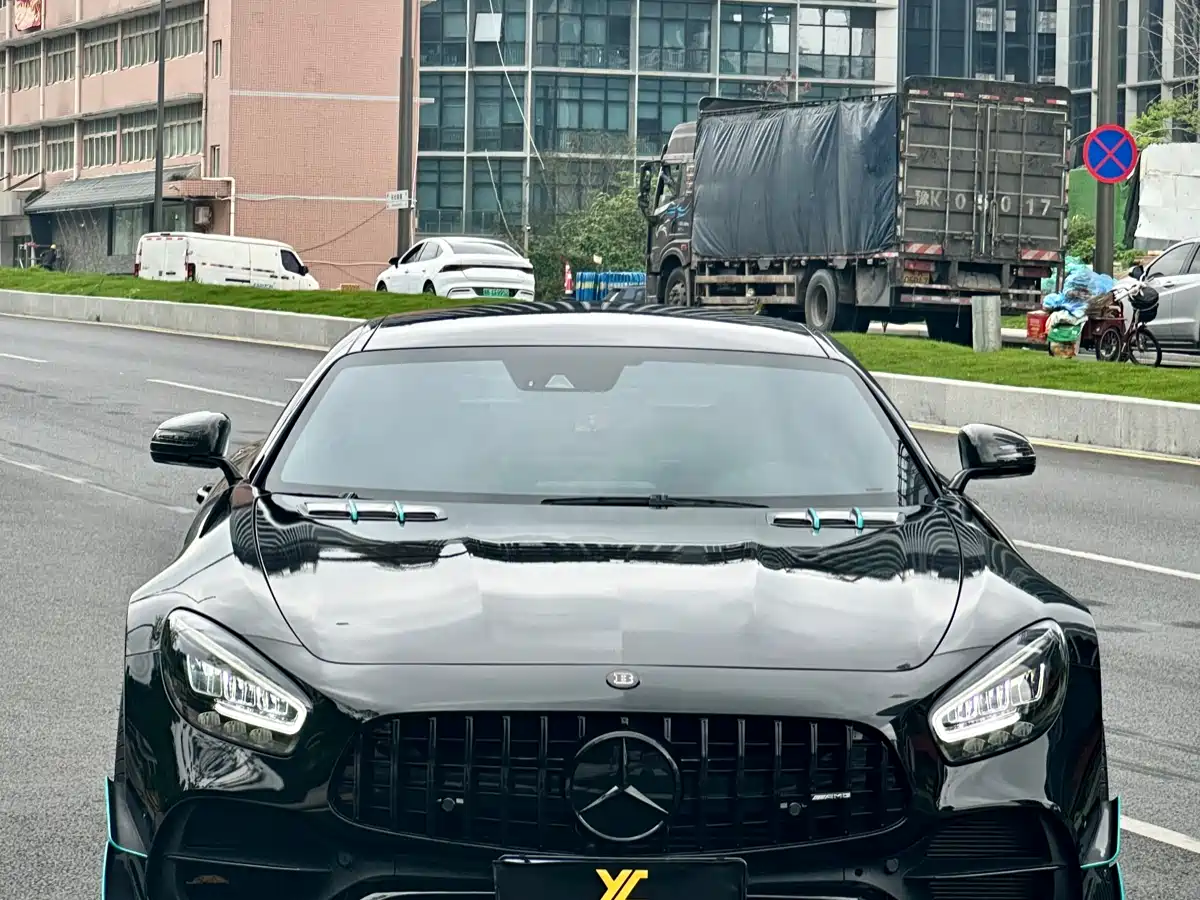 MERCEDES-BENZ AMG GT