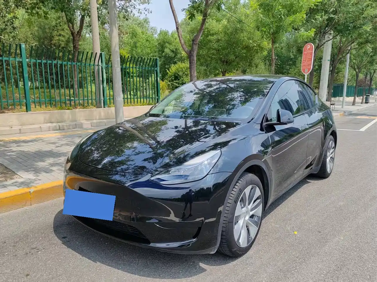 Tesla Model Y 2023