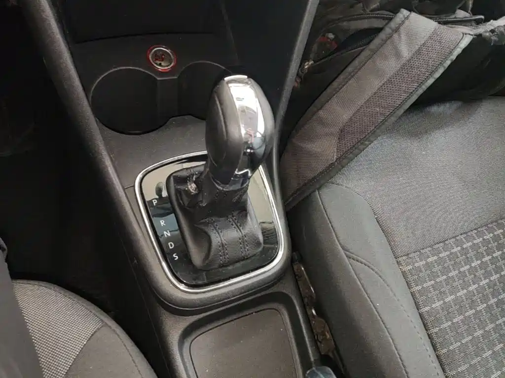 Volkswagen Polo 2016 1.6L Automatic Comfort фото 14