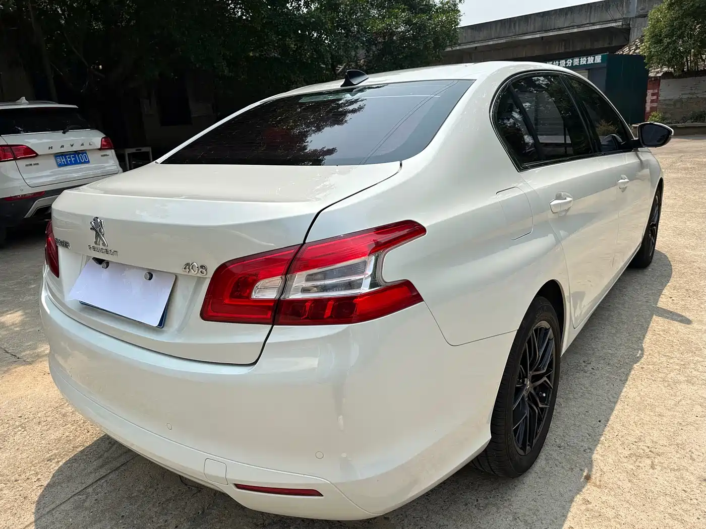 Peugeot 408 2018 1.8L Automatic Luxury Edition фото 9