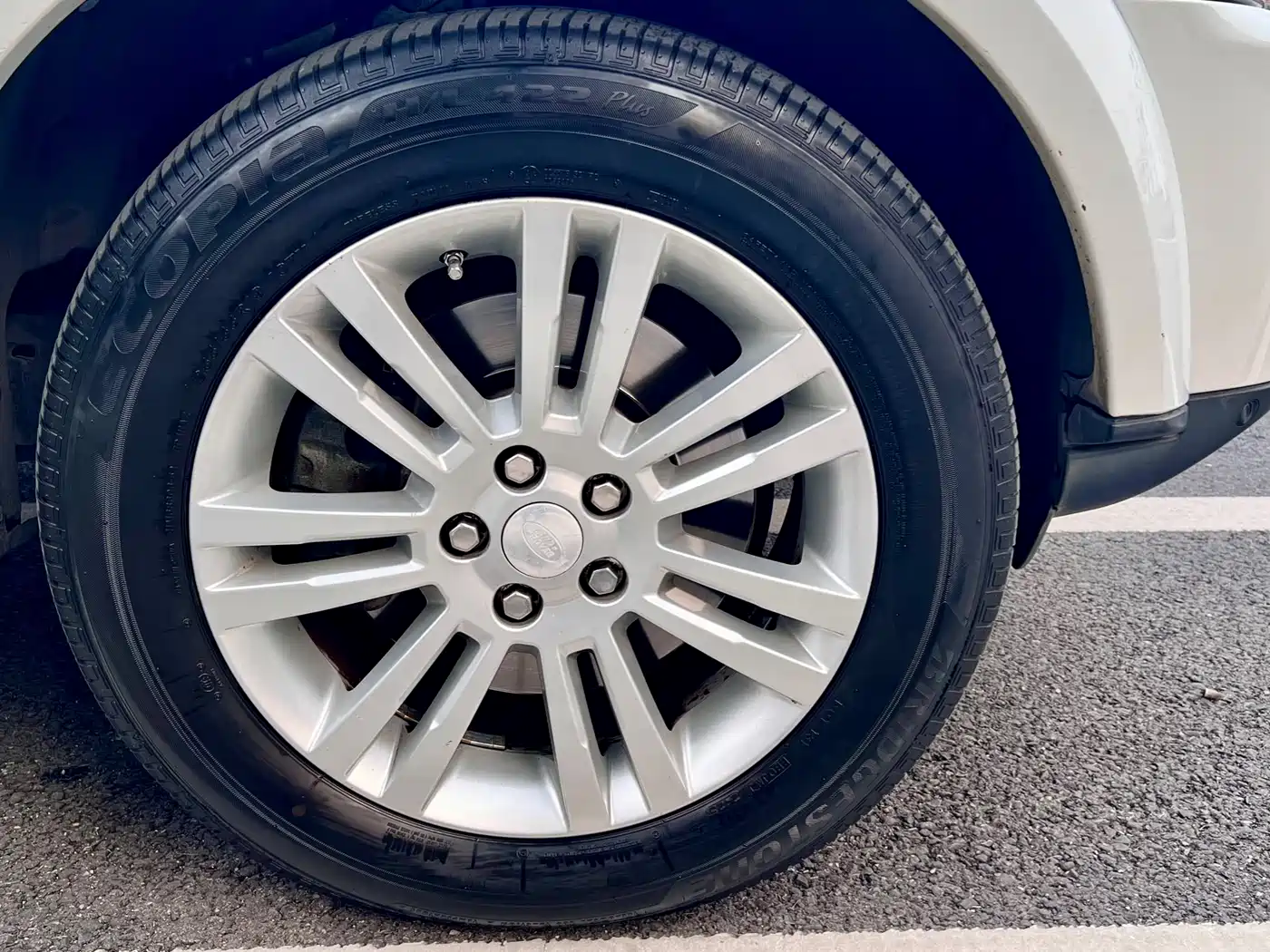 Land Rover Discovery 2014 3.0 SC V6 HSE фото 16
