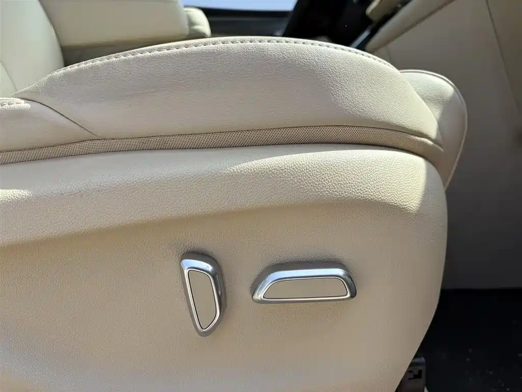 Buick GL8 New Energy 2025 Landlux Smart Edition 7-seater фото 18